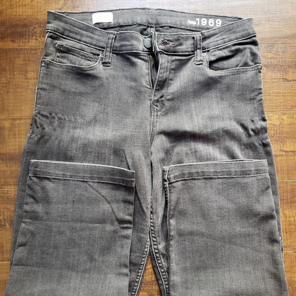 Gap crop capris - Picture 2 of 9